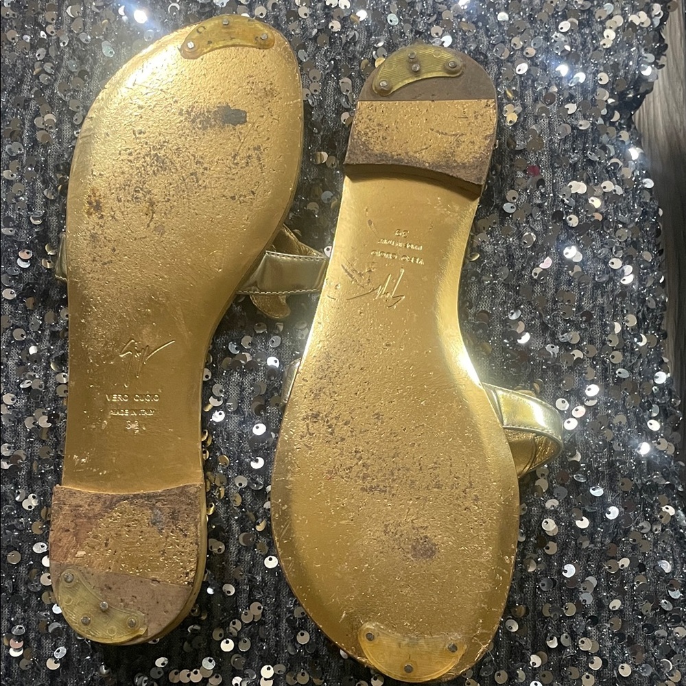 Giuseppe Zanotti Cruel gold sandal with toe and heel taps - Picture 2 of 5